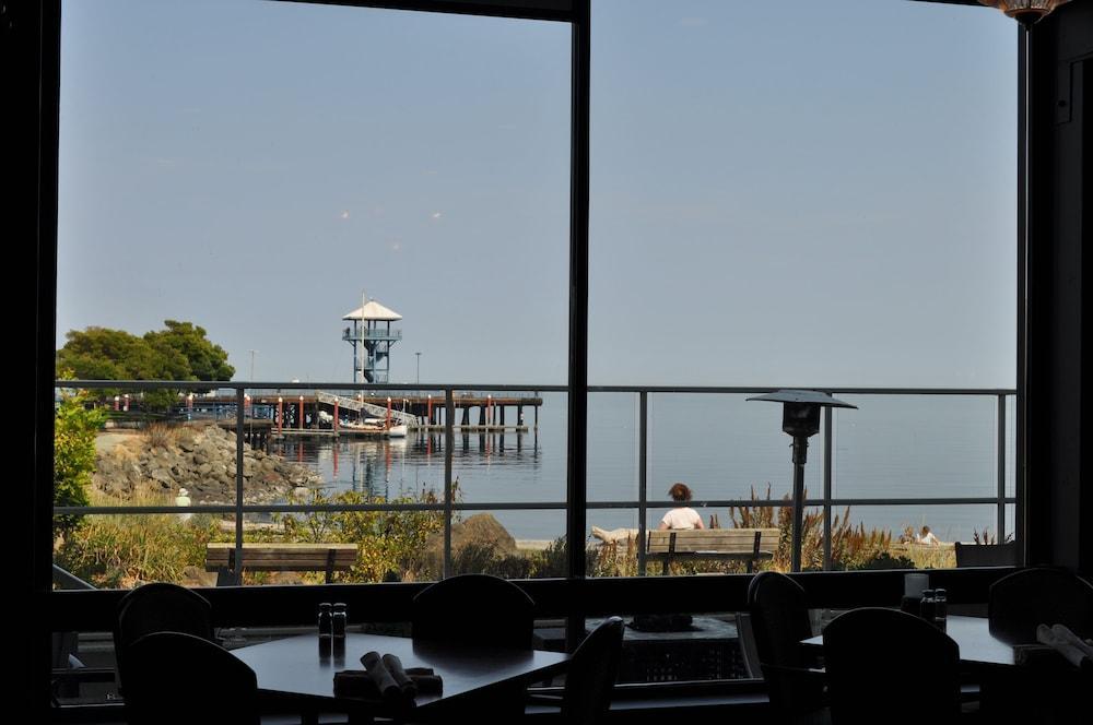 Red Lion Harbor 3*