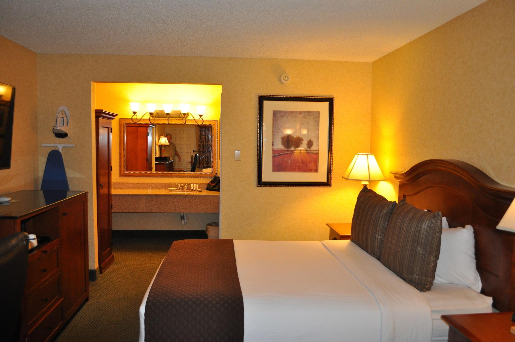 Red Lion Harbor Hotel 3*