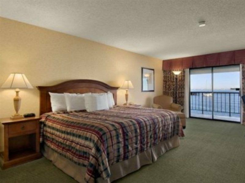 Red Lion Harbor 3*